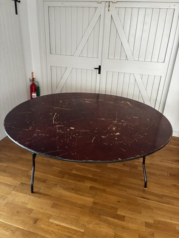 Folding Round Event Tables