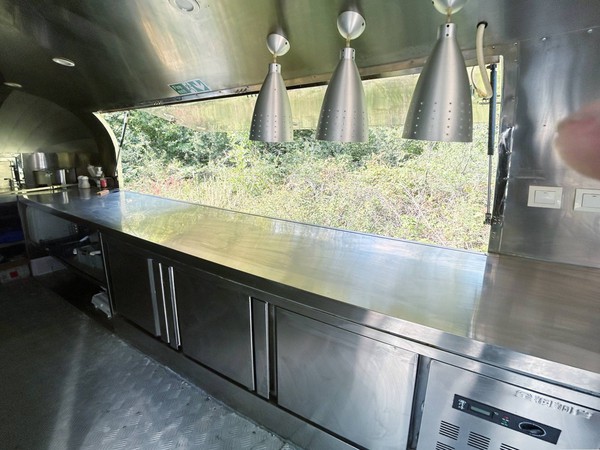 Catering trailer hatch