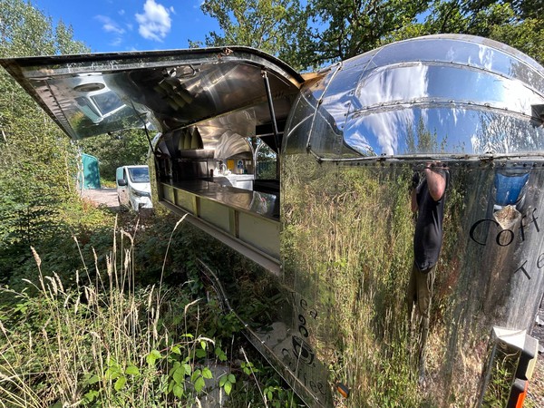 Catering trailer hatch