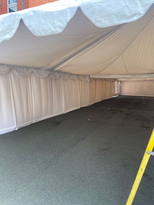 White pleated wall linings