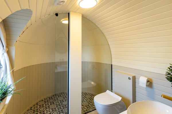 Glamping pod bath room
