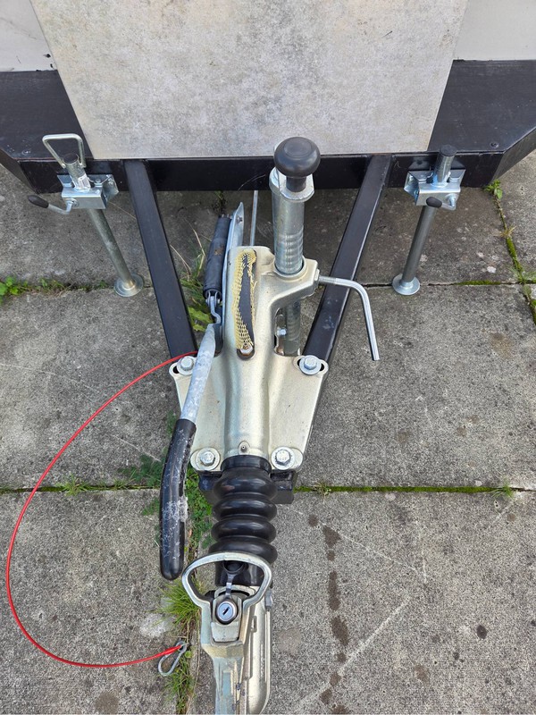 Catering trailer tow hitch