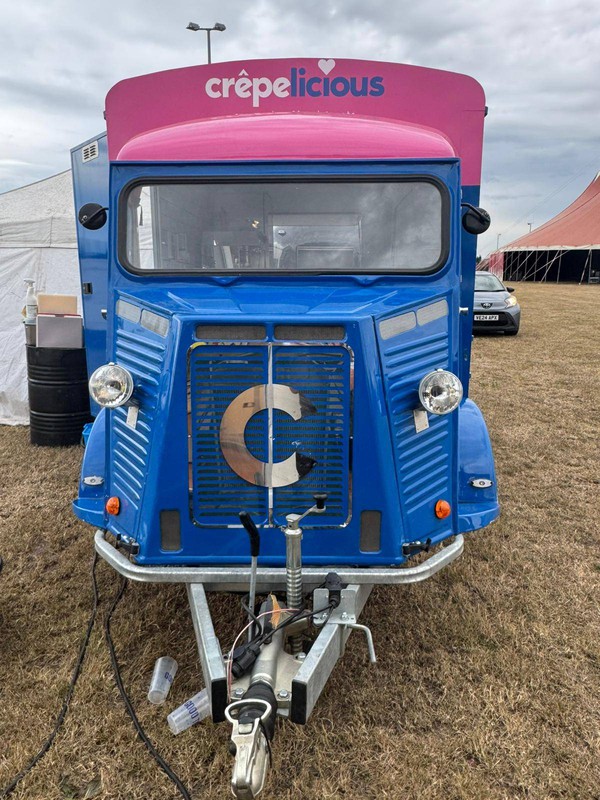 Catering trailer with a vintage Citroën HY van look Catering trailer with a vintage Citroën HY van look