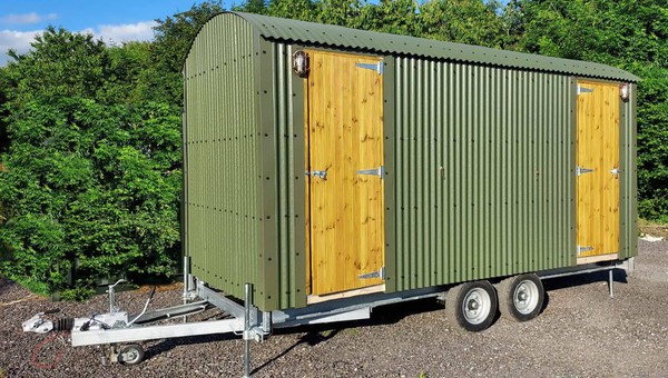 Toilet trailer 2 plus 1 Shepherds Hut for sale