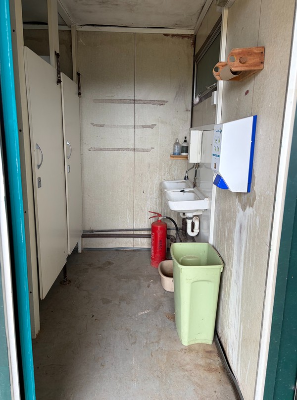 Second Hand Male and Female Toilet Block Second Hand Male and Female Toilet Block