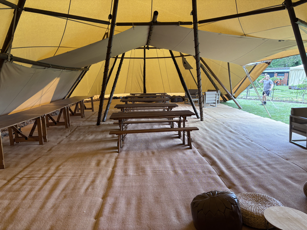 10x Giant Hat Tipis 10x Giant Hat Tipis