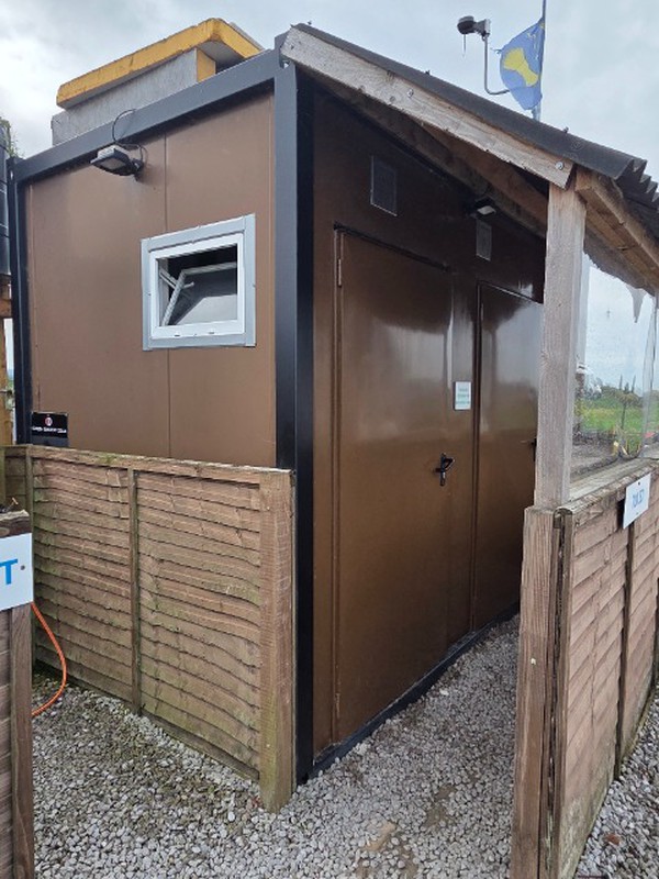 3m x 2m Toilet / Shower Block 3m x 2m Toilet / Shower Block