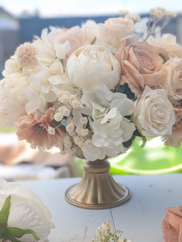 Table centre flower arraignment Table centre flower arraignment