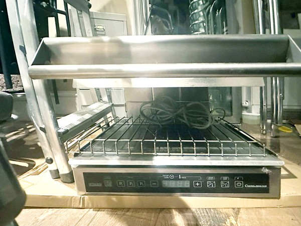 Rise-And-Fall Salamander Grill Rise-And-Fall Salamander Grill