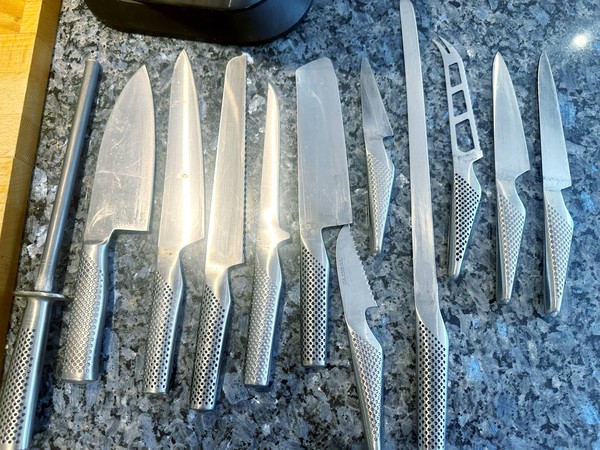 Global knives with knife block