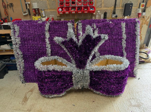 Second Hand Giant Tinsel Bow Second Hand Giant Tinsel Bow