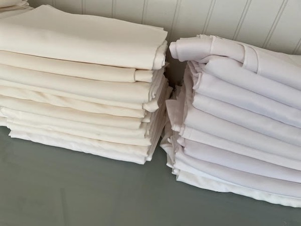 Job Lot Ivory and White Table Linen