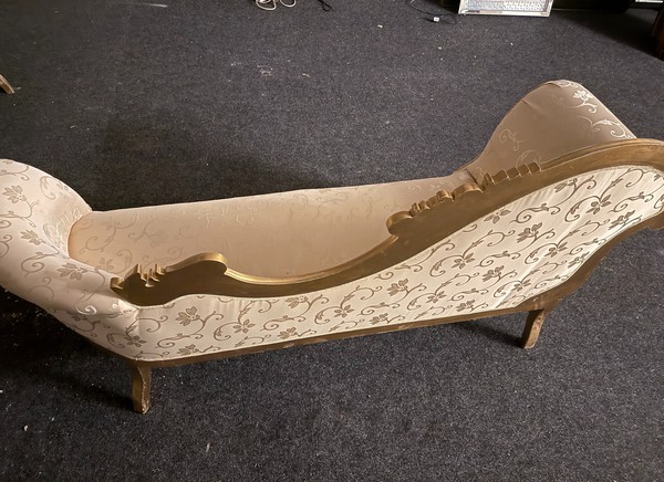 2x Gold Frame Chaise Longue 2x Gold Frame Chaise Longue