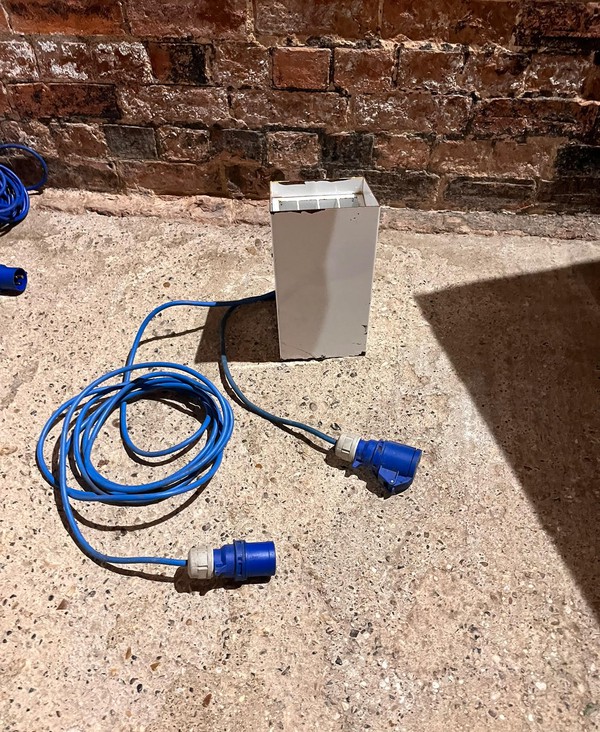 19x Marquee Uplighters For Sale 19x Marquee Uplighters For Sale