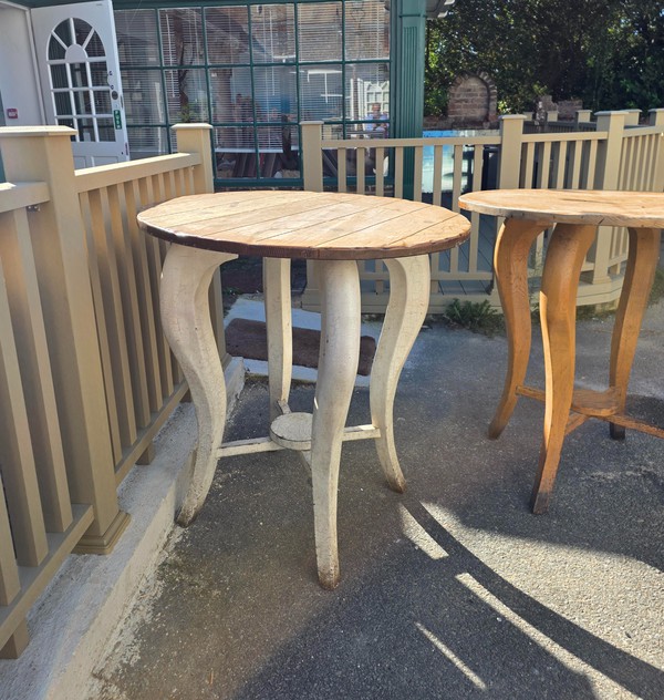 Second Hand 8x Tables And 9x Bar Stools Second Hand 8x Tables And 9x Bar Stools