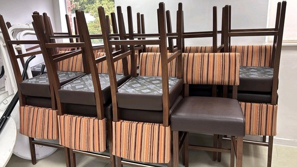 Used 9x High Bar Stools Used 9x High Bar Stools