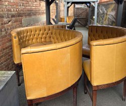 6x Round Benches