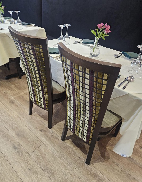 55x Restaurant Chairs