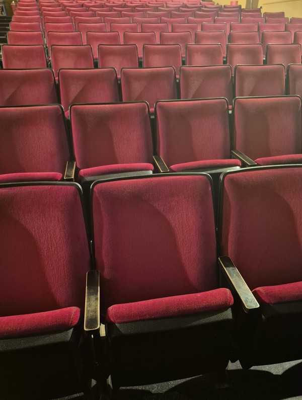 130x Vintage Cinema Seats