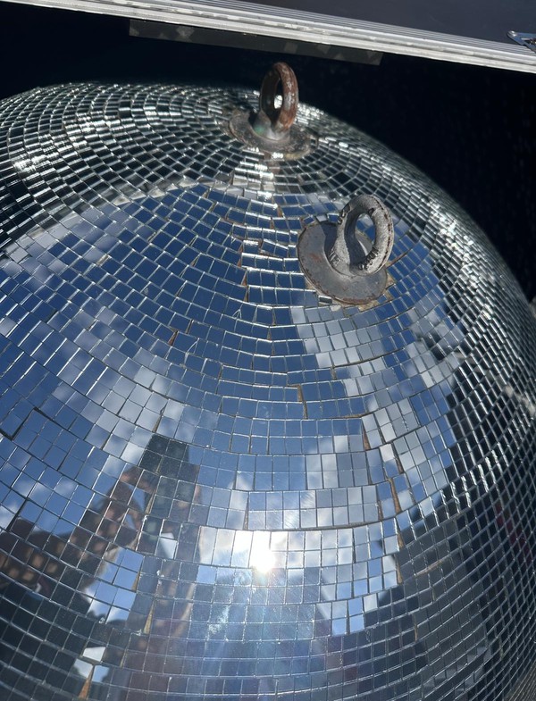 Second Hand 1m Mirror Ball With Flight Case Second Hand 1m Mirror Ball With Flight Case