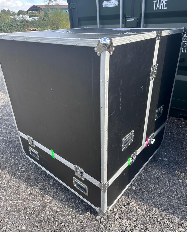 Used 1m Mirror Ball With Flight Case Used 1m Mirror Ball With Flight Case