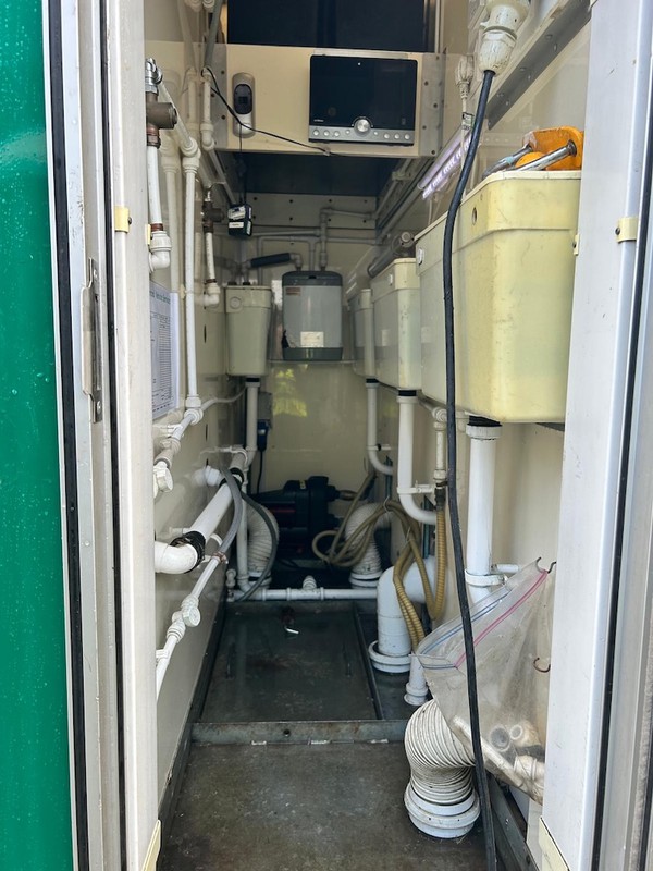Luxury 3+1 Toilet Trailer - Staffordshire 12 Luxury 3+1 Toilet Trailer - Staffordshire 12