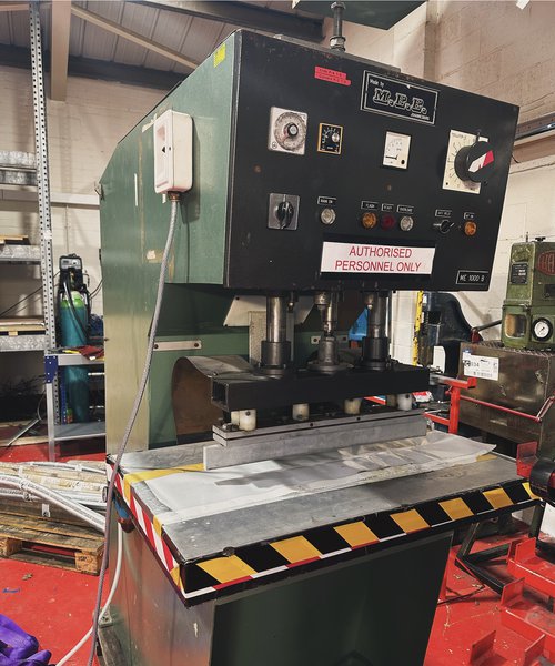 M.E.E 8kw Static Welder With Compressor