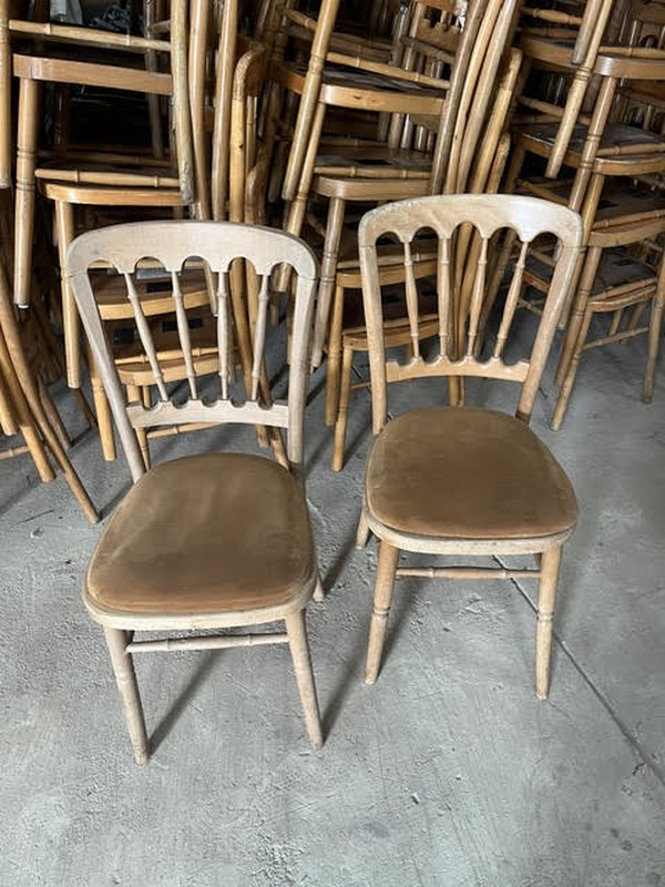 Natural Wooden Cheltenham Chairs Natural Wooden Cheltenham Chairs