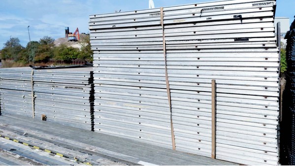 6Ft x 3Ft Aluminium stage decks for sale 6Ft x 3Ft Aluminium stage decks for sale