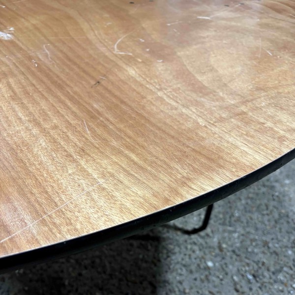Round Tables with Folding Legs