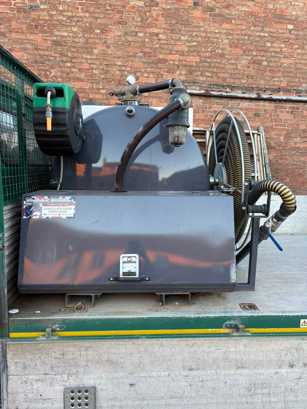 Richard Williams Vacuum tank Richard Williams Vacuum tank
