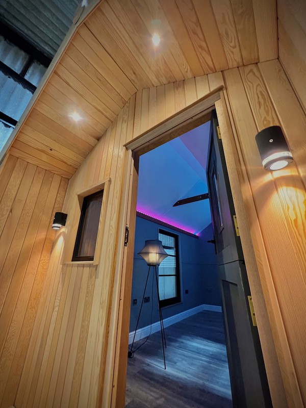 Contemporary Shepherd's Hut Studio Pod