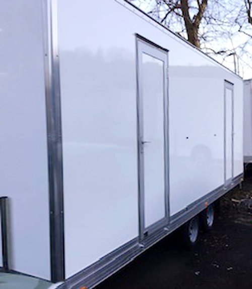 4 + 2 Mobile Toilet Unit for sale
