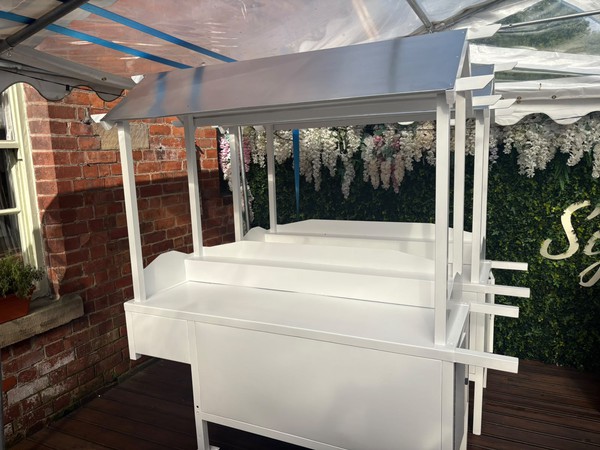 White wedding sweet carts White wedding sweet carts