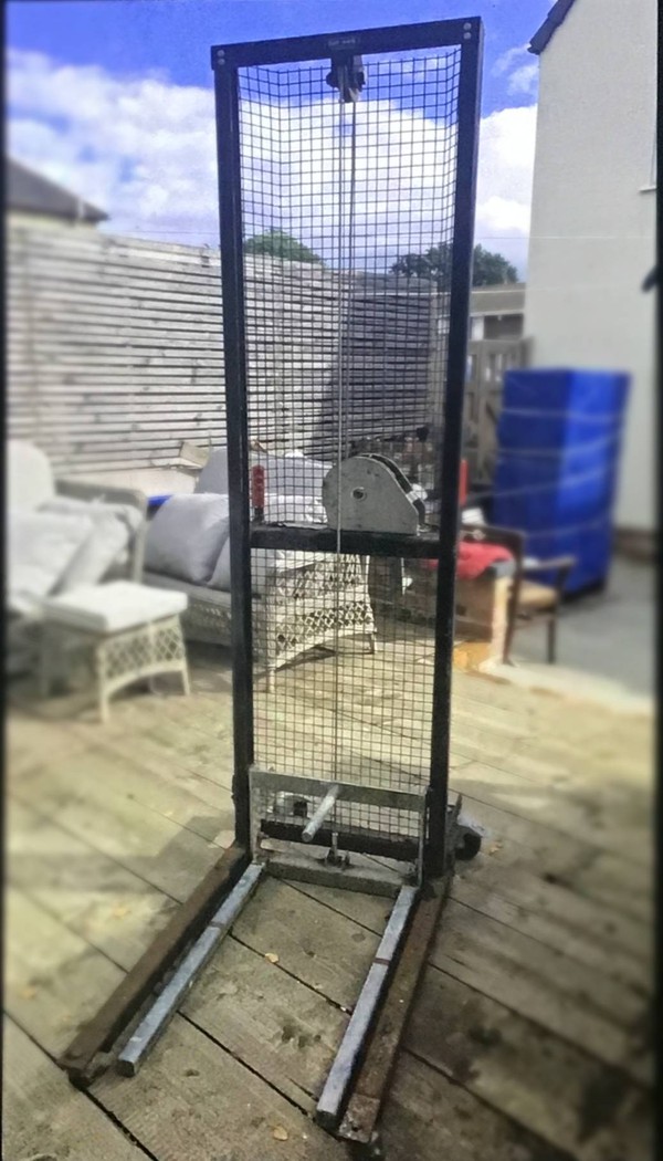 Easy-Rack ERW5- Manual Winch lift truck for cask ale Easy-Rack ERW5- Manual Winch lift truck for cask ale