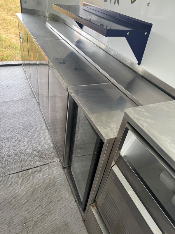Second Hand Towable Mobile Bar Second Hand Towable Mobile Bar