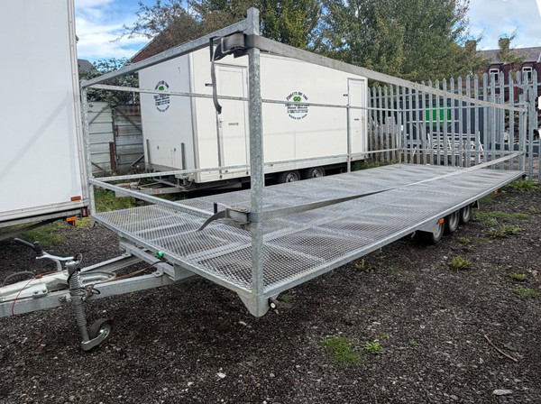 Three axle toilet transport trailer