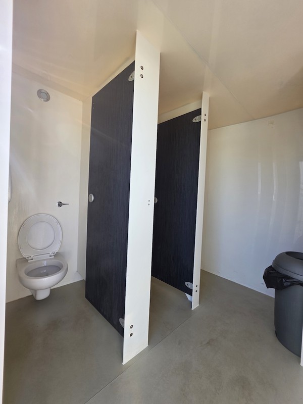 2017 GigLoo 3+2 Toilet Trailer