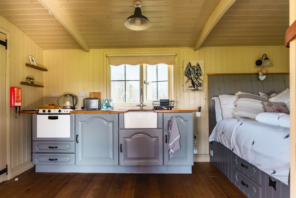 Fully Equipped Shepherd's Hut For Sale