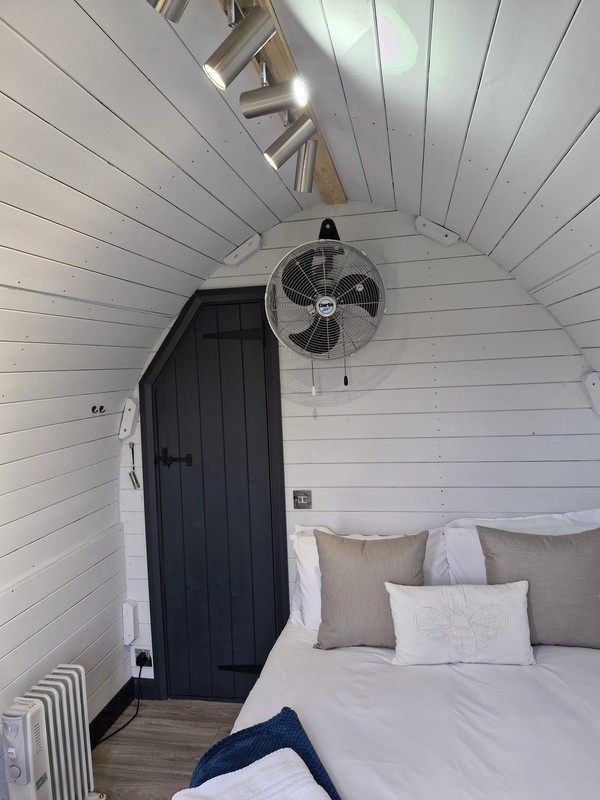 Second Hand Bijou Glamping Pod