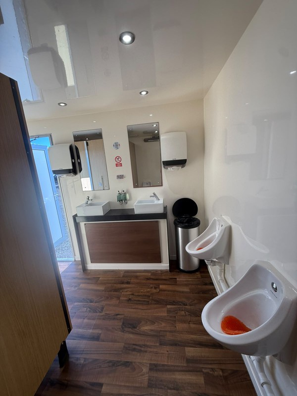 4 + 2 Peagreen Toilet Trailer For Sale 4 + 2 Peagreen Toilet Trailer For Sale