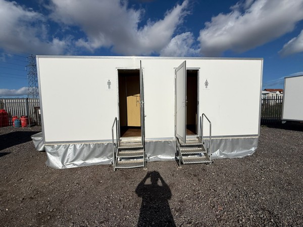 Second Hand Used 4 + 2 Peagreen Toilet Trailer For Sale Second Hand Used 4 + 2 Peagreen Toilet Trailer For Sale