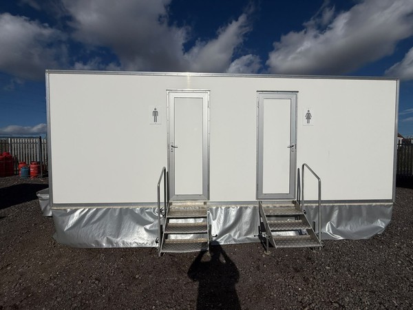 Used 4 + 2 Peagreen Toilet Trailer For Sale Used 4 + 2 Peagreen Toilet Trailer For Sale