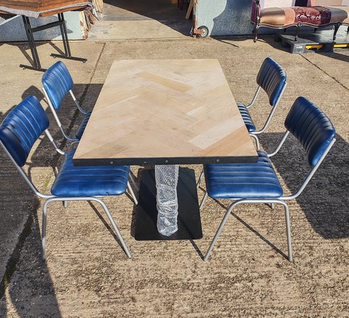 4x Herringbone Top Table With 4 Chair Set