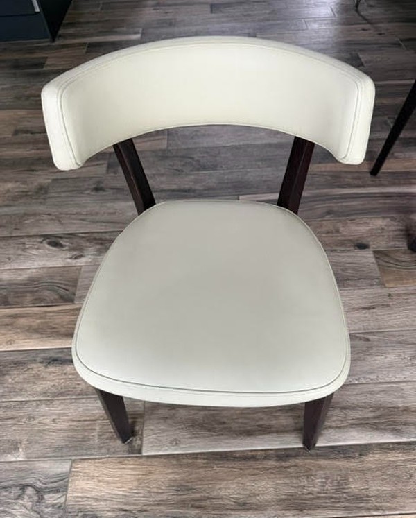 15x Dining Table And 20x Chair