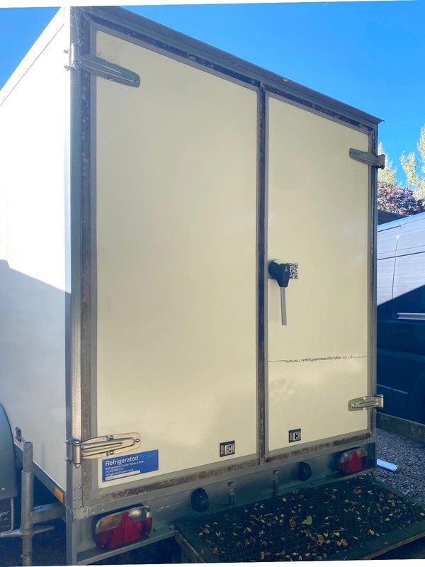 Fridge trailer back doors