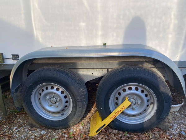 Twin wheel fridge trailer for sale