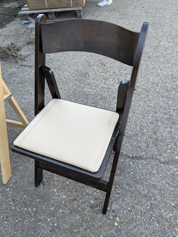 New Folding Chairs With Pads