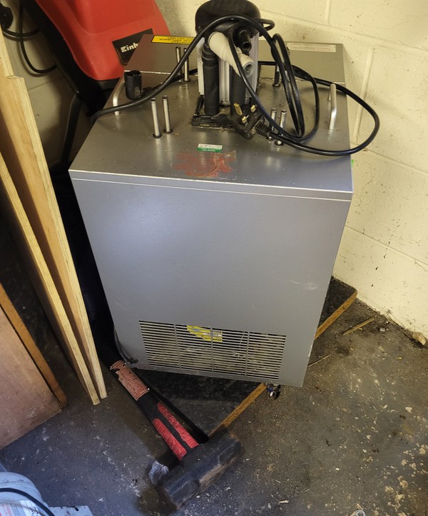 Used Vision V15 Beer Cooler Used Vision V15 Beer Cooler