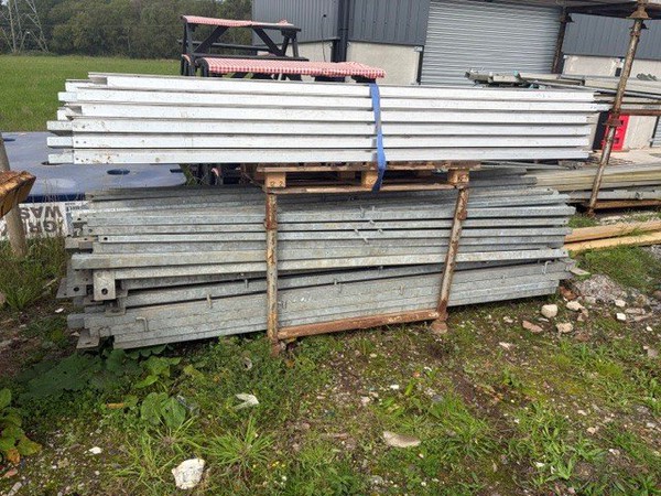 Steel sub base floor